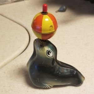 Vintage Lehmann AHA 910 Tin Litho Friction Toy Seal w Ball Western Germany